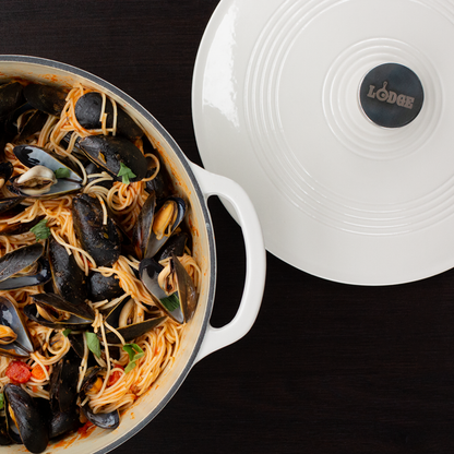 Fresh mussels pasta made in dutch oven.