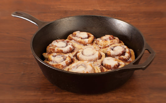 Fresh cinnamon rolls made in skillet.