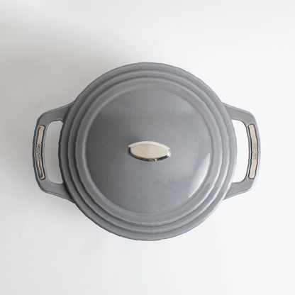 Top of grey dutch oven, featuring lid.