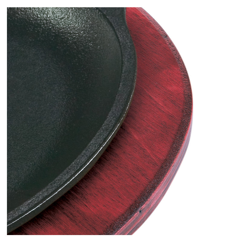 Close up of griddle placed in underliner.